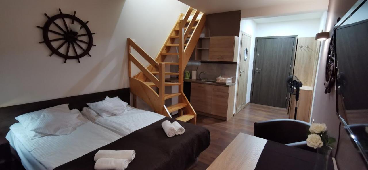 Dolphin House Bed & Breakfast Leba Ngoại thất bức ảnh