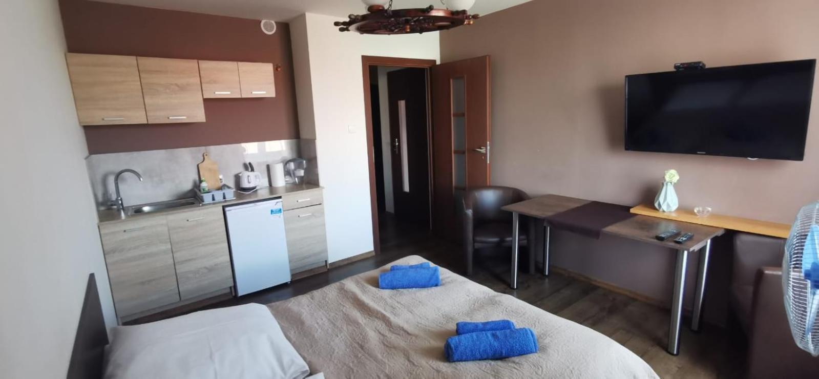 Dolphin House Bed & Breakfast Leba Ngoại thất bức ảnh